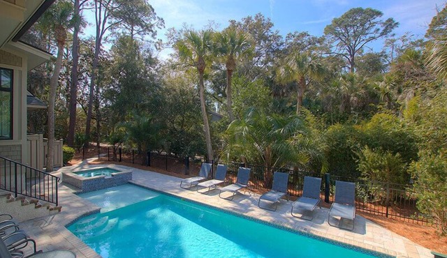 Luxury Vacation Rental, Oceanside 4th Row with Private Pool and Spa