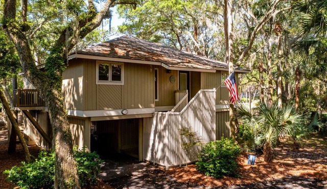 Magnolia Cottage on the exclusive Seabrook Island in the Summer Winds community