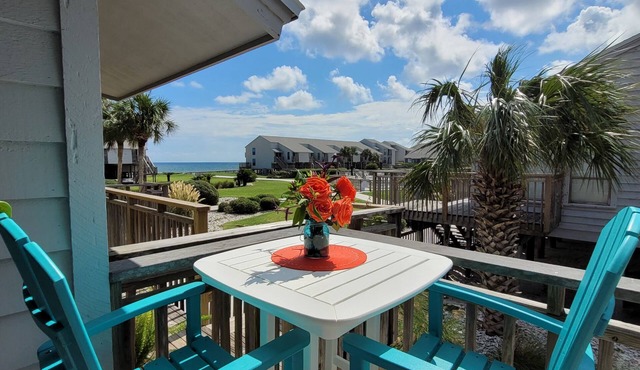 Make Waves for LESS 20% OFF! Gulf views, community pool