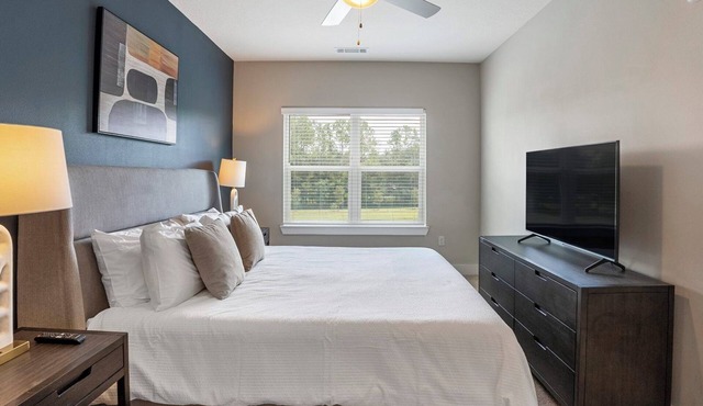 Mason 1BD 1 - One Bedroom Apartment, Sleeps 2