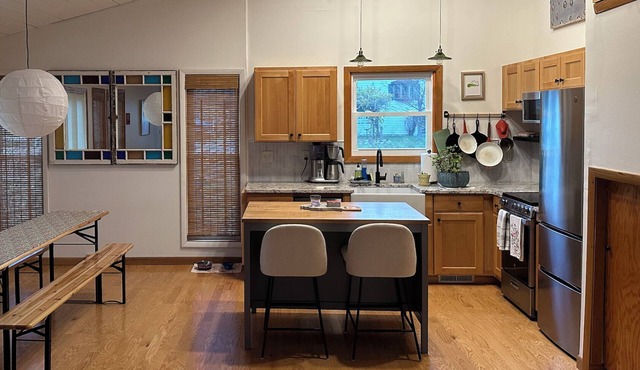 Modern 2Bd Tri-Level Home in ER Village with Large Fenced-In Yard - Dog Friendly