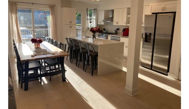 Modern 3BD 2.5 BTH in a Quiet Classic Neighborhood