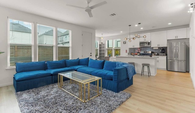 Modern 3BR Gated Home Near Energy Corridor