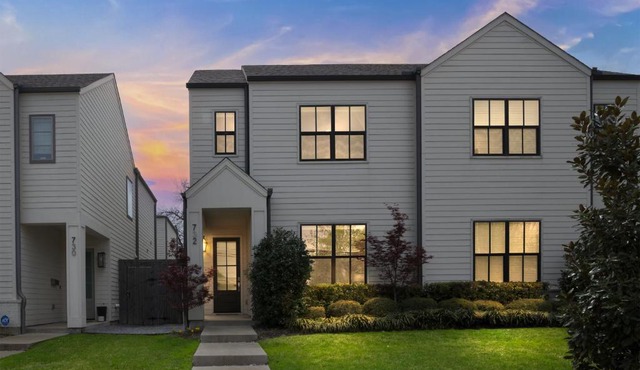 Modern 3BR in Bishop Arts - Walk to Shops & Dining Duplex