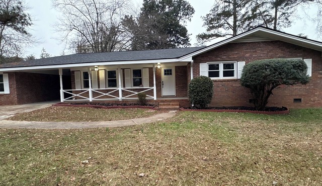 Modern 4BR Retreat + Private Suite Near ATL