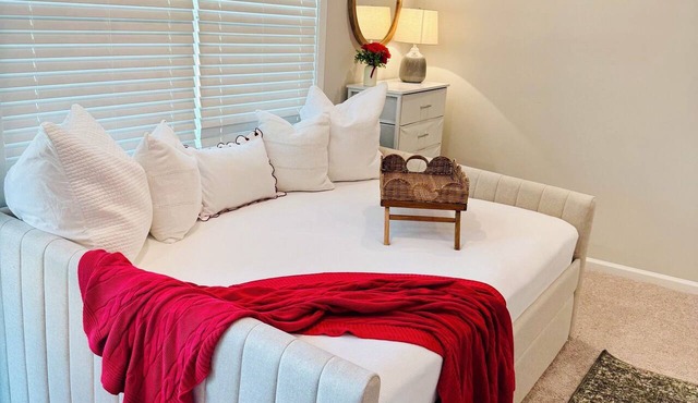 Modern Cottage Suite with Private Entrance, Outdoor Patio, & Off-Street Parking