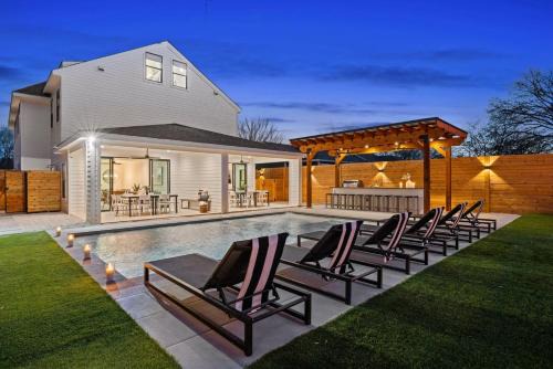 Modern Luxury Homes with Private Pool