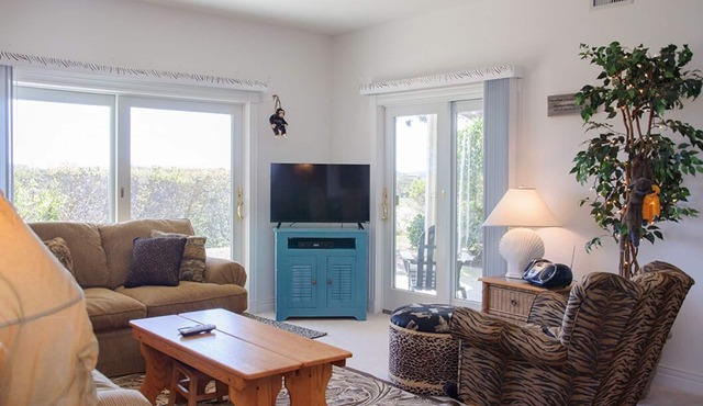 Monkey Business: Ground Floor Condo, Close to Community Pool