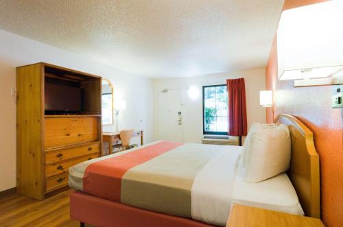 Motel 6-Frederick, MD - Fort Detrick