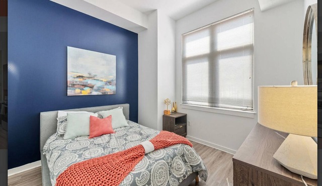 Move-in ready fully furnished in luxury apartment!