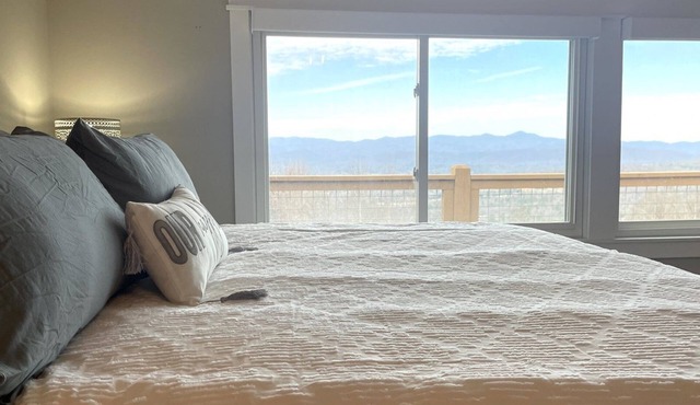 Mt. Hebron Home, Mt. vistas