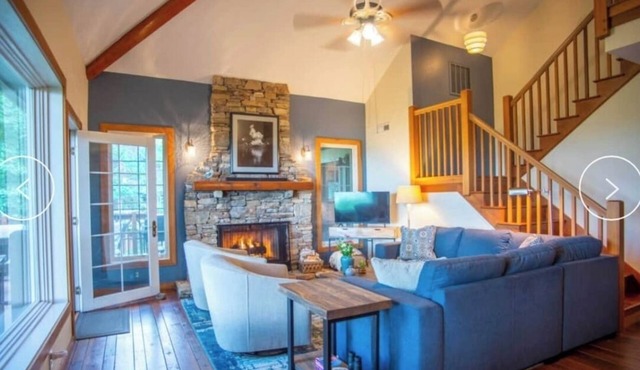NC Blueridge Mountain Air retreat close to Asheville & Burnsville