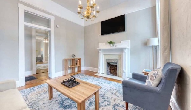 Near Parks Downtown & Riverwalk: Midtown Muse Sleeps 14