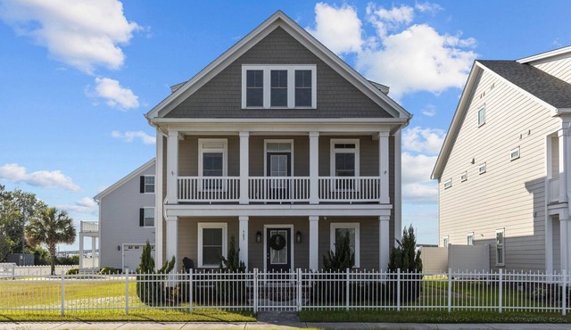 NEW 4BD 4.5BA Home W/Incredible Beaufort Bridge Views, on Town Creek Marina