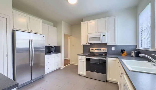 New! Comfy Bungalow on Washington-Dedicated Office