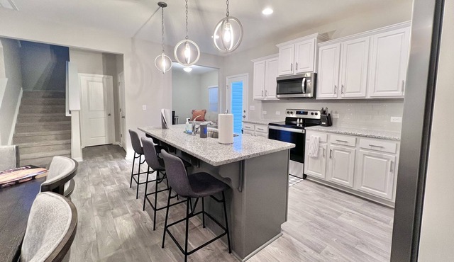 New Construction, Cozy & CHIC