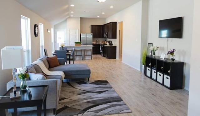 New Construction! Gorgeous 3 BR Near 6th Street