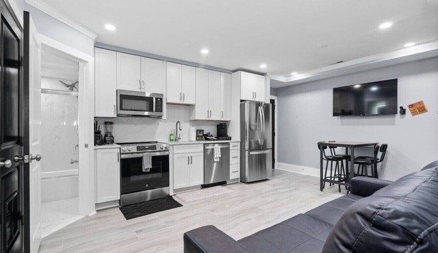 New DC Unit+Prime Location+2BR+Private Parking