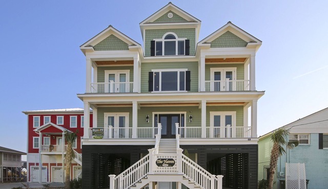 New Oceanfront home with Pool/Spa, Game Rm, Elevator,4 Masters & Movie Theater