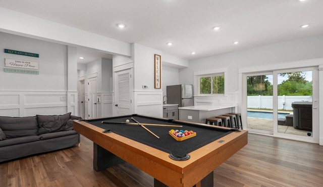 NEW Soundfront Home, Elevator, Hot Tub, BBQ, Golf, Renowned Currituck Club Access