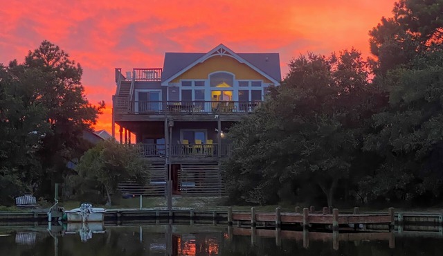 New To VRBO - Beautiful canal front with sound views & 4 en-suite bedrooms