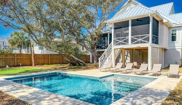 Newly Built Home - Private Pool, Putting Green & Fabulous Screened Porch; 2 Min Walk to Beach Access
