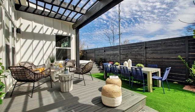 Newly Constructed Chic Home with Hot Tub