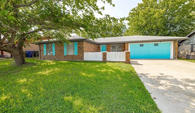 Newly Remodeled Modern House in quiet area