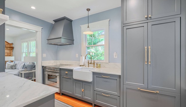 Newly Renovated 2-Bedrom Eastport Home - Park in the Drive and Walk to Downtown