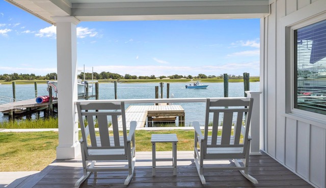 NEWLY RENOVATED Sound Front Home with Dock in Downtown Beaufort, NC (Creek Watch)