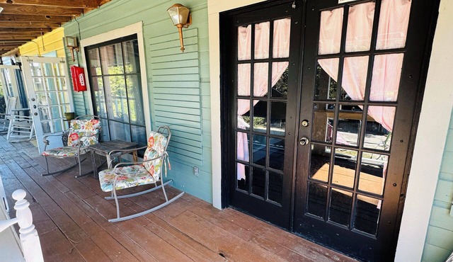 Nostalgic Fun in Canton, TX - Sleeps 5