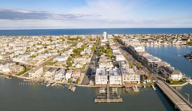 Now Booking Stone Harbor:Sail Away Bay Front Condo