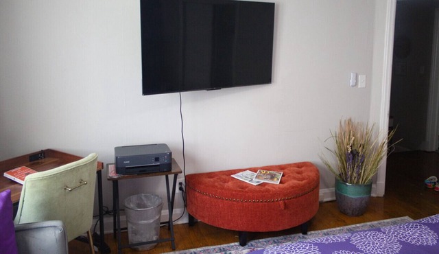 Oasis 3 · Vibrant Living in Large 2BR Apartment