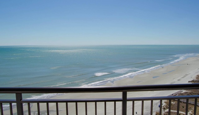 Oceanfront 1 Bedroom Suite at Nice Resort + Official On-Site Rental Privileges