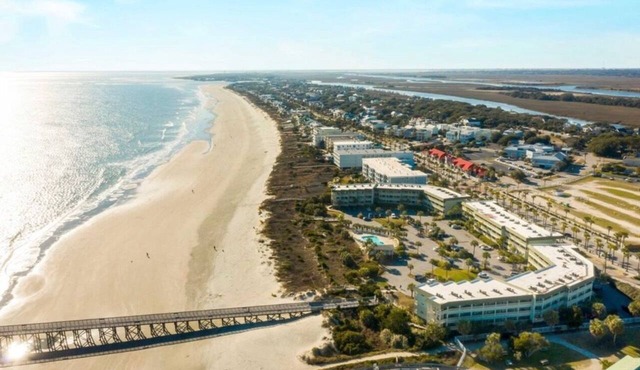 Oceanfront 1st Floor Condo! Community Pool & Fishing Pier! In the Heart of IOP! *Unit 117*