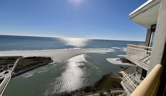 Oceanfront Dream Vacation! 11th Floor-What a View! + Beach Locker-Book Early!
