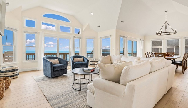 Oceanfront Luxury HGTV 5BR Home | Hot Tub, Pool Table, Game Room, Pickleball
