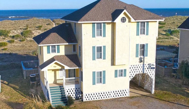 Oceanfront Pet-Friendly House with Private Pool in Salvo