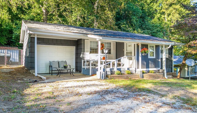 Old Made New-3 Bedroom Lovely Home-Dog Friendly NOW OPEN 25% OFF 1ST 3 BOOKINGS