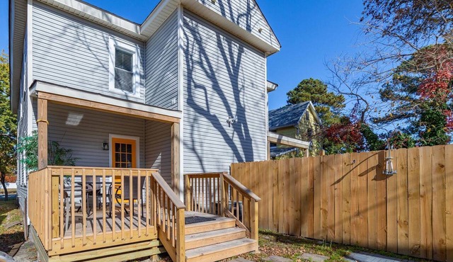 Orange Crush Townhome I, Beach & Pet-Friendly