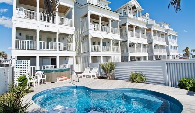 Palm Cottage I At The Grove, Oceanfront House in Atlantic Beach, NC!