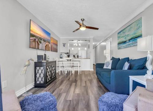 Palm Villa w Oceanfront Balcony Pool Sleeps 6