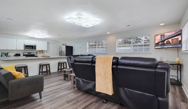 Paradise at Tallahassee - 4BR/2Bathrooms