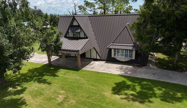 Paradise with Space Dularge DeLight Sleeps 8 Houma by Falgout Marina