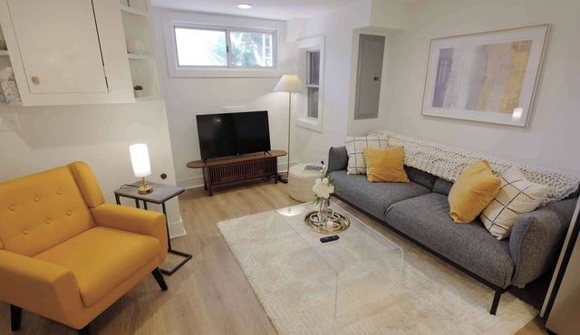 Parkside Living - Steps from Lincoln and Stanton Park!