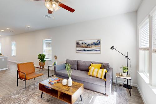 Patio Dining & Yard: Porter Escape, 3 Mi to Golf