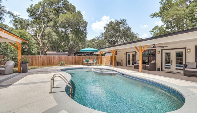Patio Oasis | Beautiful Swimming Pool | Cabana!