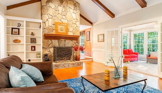 Peaceful 4-bedroom bed & breakfast with AC in the heart of Snellville