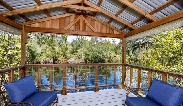 Peaceful and Quiet Suwannee River Cabin