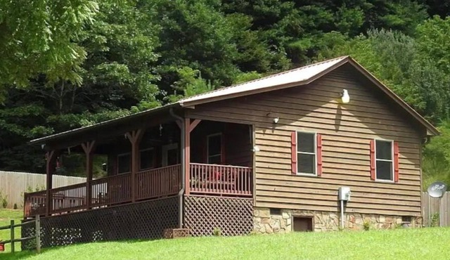 Peaceful & Relaxing Creekside Cabin Book 3 Nights Get 1 Night Free Book 7/Get20%